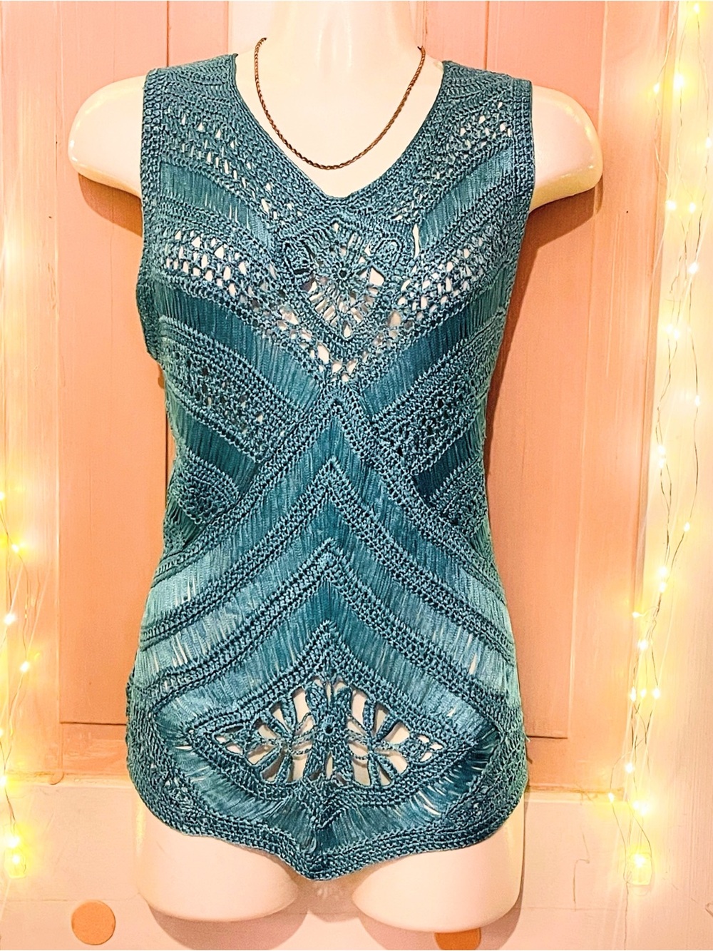 Bandolino women’s Teal Crochet Sleeveless Top